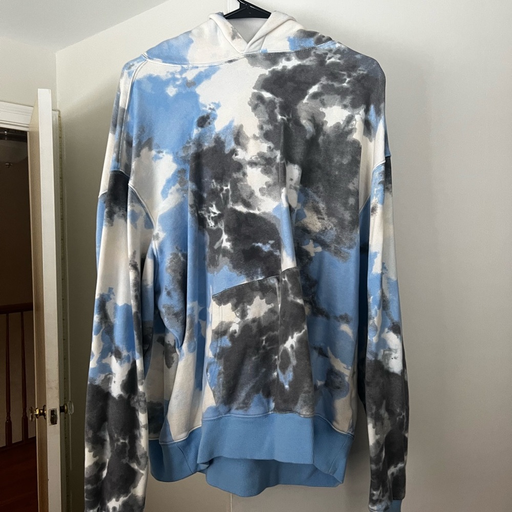 Old navy sweatshirt. Blue grey and off white tye dye